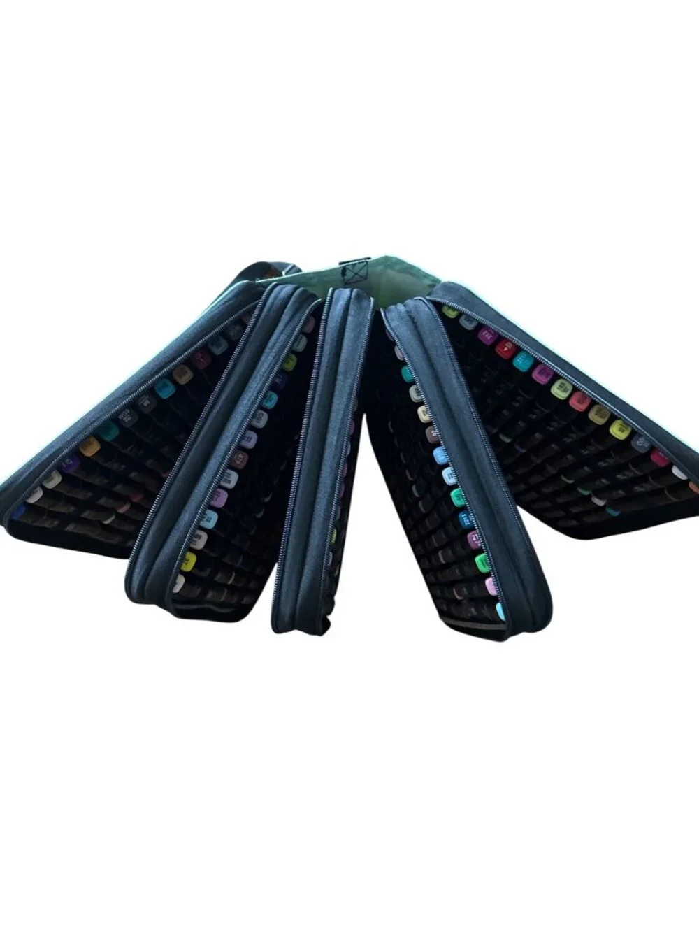224 Dual-Tip Art Markers Set With Carrying Case - Alcohol-Based Ink - Vibrant Co